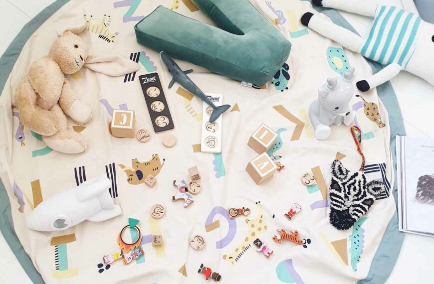 Playandgo_toys_storage_bag_animal_alphabet_floor_open