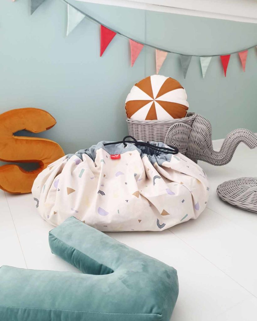 Playandgo_toys_storage_bag_animal_alphabet_elephant_closed (1)