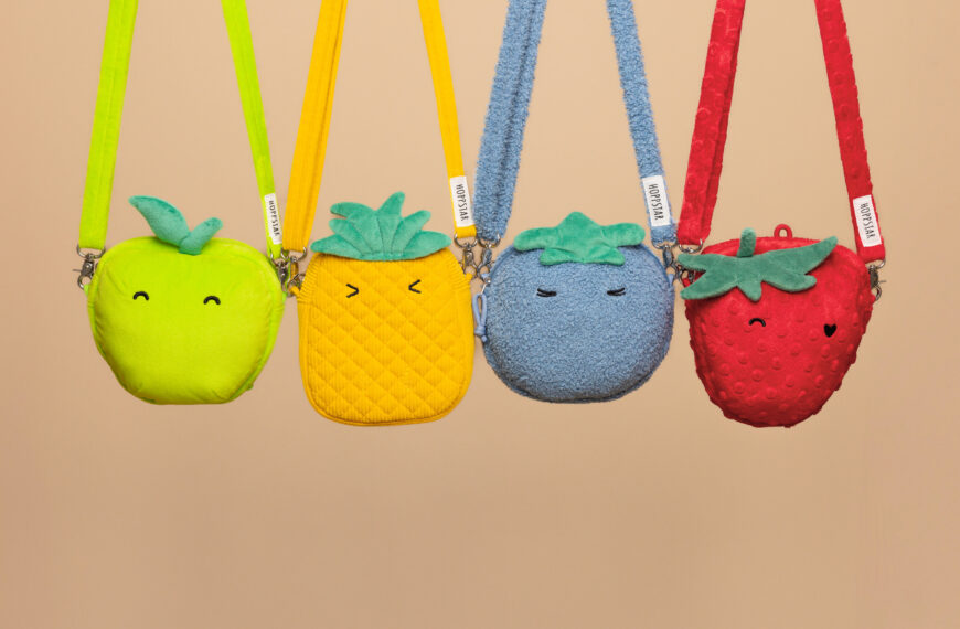 SCOPRITE LE NUOVE CHEEKY FRUITS BAGS DI HOPPSTAR IN ARRIVO DA AMA GIOCONATURALMENTE – COLORATE, TRASFORMABILI E PRONTE A FARSI AMARE!