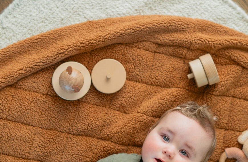 PLAY&GO E IL NUOVO NOOMAD SOFT TEDDY: IL TAPPETO CHE SEGUE OGNI AVVENTURA DA AMA GIOCONATURALMENTE